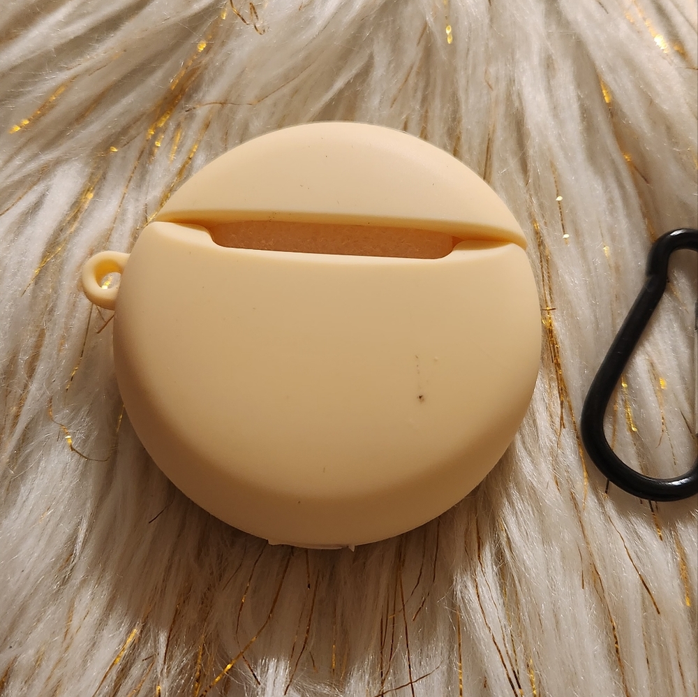 AirPods Case - Picture 4 of 6